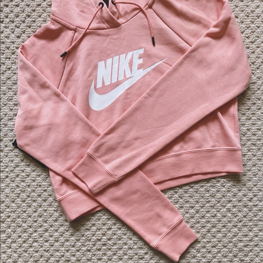 Nike Cropped Women's Cropped HoodieNike Sportswear Essential - Picture 4 of 7